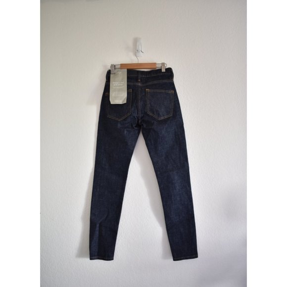 Everlane The Mid-Rise Skinny Jean in Dark Indigo - Picture 4 of 8